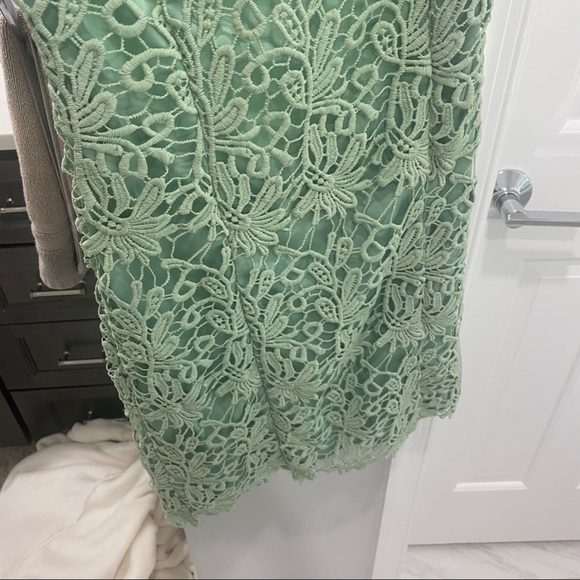 Lulus lace Green Party dress - Picture 3 of 7